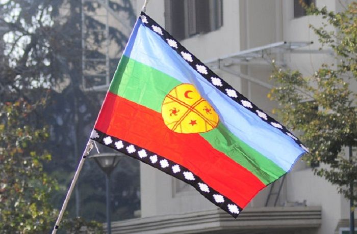 Bandera mapuche o Wenufoye