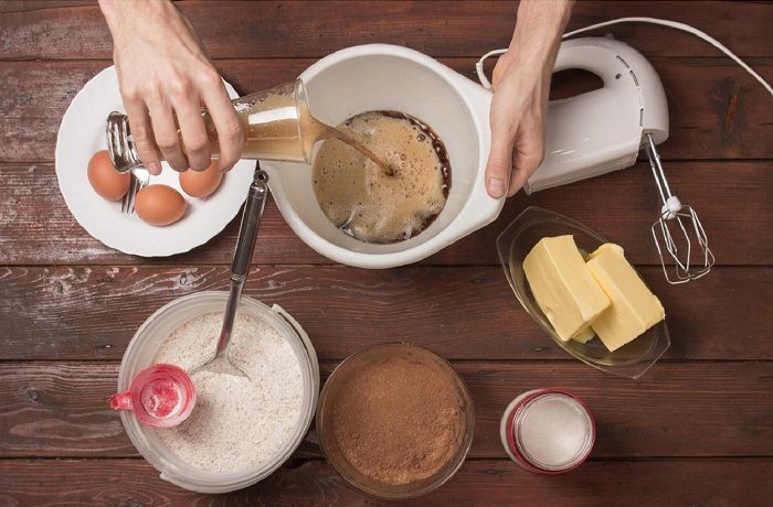 Cocina y coctelería con cerveza