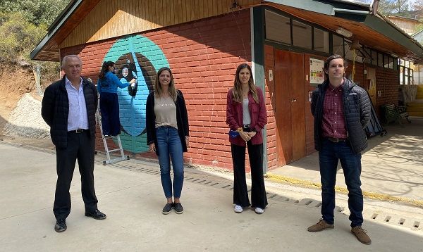 Alfredo Zolezzi de Plasma Water, Eugenia Raggio e Isidora Ibáñez, de Cervecería AB InBev; y Jose Antonio Alonso, Gerente Legal y Asuntos Corporativos Cervecería AB InBev
