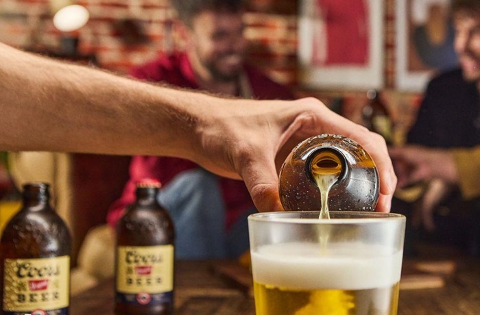 Amigos tomando Coors Amigos tomando Coors