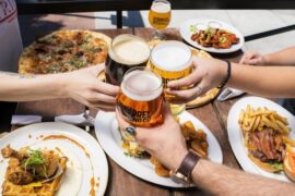 Imagen de Fiesta de la cerveza en Ñuñoa: Banda Conmoción y Kuervos del