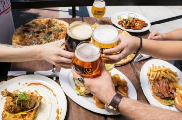 Imagen de Fiesta de la cerveza en Ñuñoa: Banda Conmoción y Kuervos del