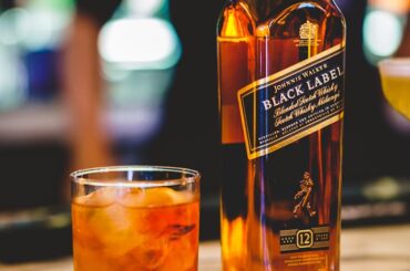 Cervezas sin alcohol en góndola de supermercado — ¿es legal pedir carnet en Chile?